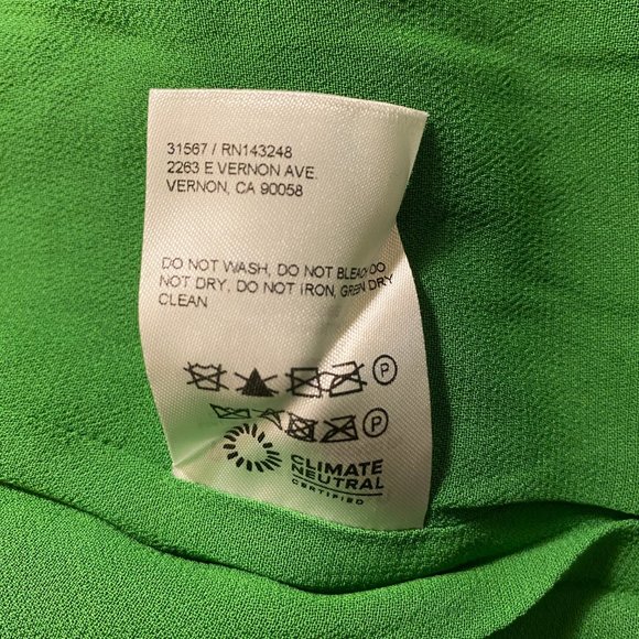 🥳🥳SALE🥳🥳Reformation Saoirse Dress in Kelly Green - Picture 11 of 15